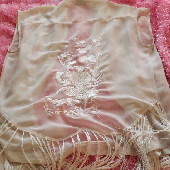 Cream sheer kimono with beautiful embroidery - Picture 7 of 7
